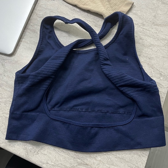 Alphalete Revival Sports Bra - Picture 4 of 6
